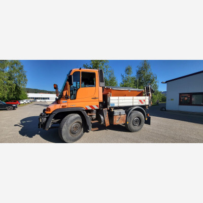 Unimog U 300 Typ: 405/10 mit Schmidt Mitos Streuer