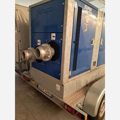 mobile Pumpe, selbstsaugend mit Tandem Tiefladeranhänger