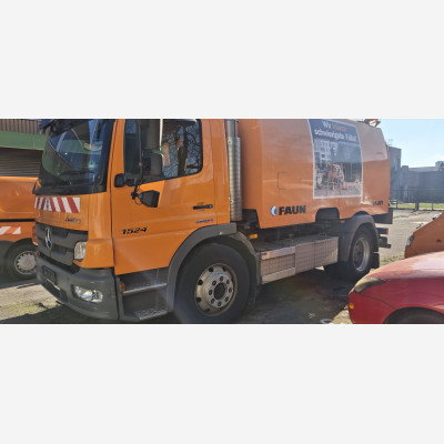 Faun Viajet 6R Kehrmaschine