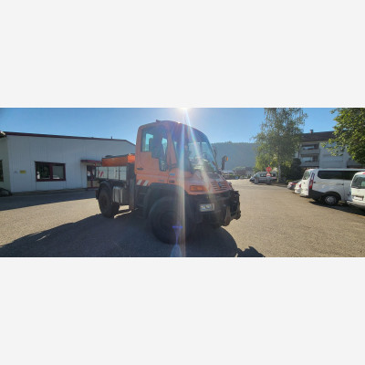 Unimog U 300 Typ: 405/10 mit Schmidt Mitos Streuer