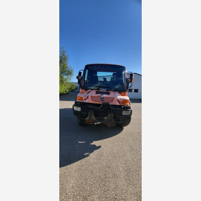 Unimog U 300 Typ: 405/10 mit Schmidt Mitos Streuer