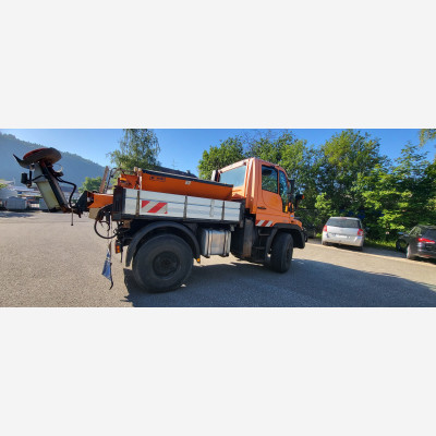 Unimog U 300 Typ: 405/10 mit Schmidt Mitos Streuer