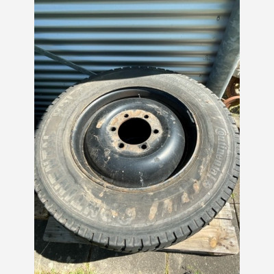 Continental LKW-Reifen mit Felgen (Mercedes)