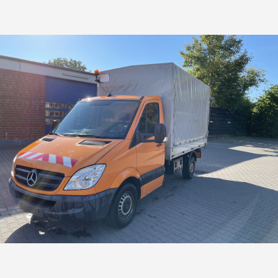 MB-Sprinter mit 3 Seiten Kipper und Plane und Spriegel 