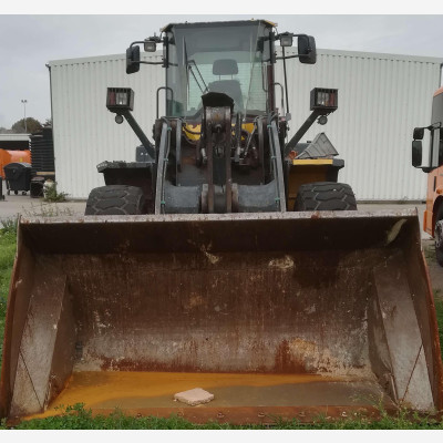 Komatsu Radlader Seitenansicht rechts