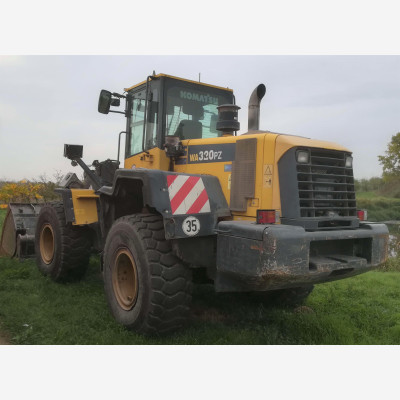 Komatsu Radlader Seitenansicht rechts