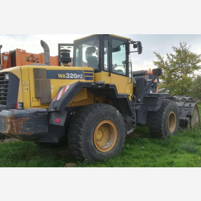 Komatsu Radlader Seitenansicht rechts