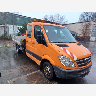 Mercedes Sprinter mit Ladekran