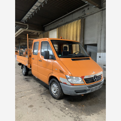 Mercedes Benz Sprinter mit Pritsche