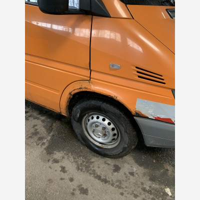 Mercedes Benz Sprinter mit Pritsche