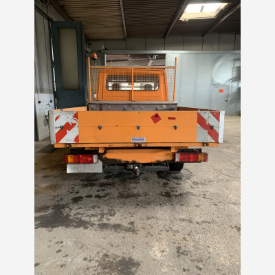 Mercedes Benz Sprinter mit Pritsche