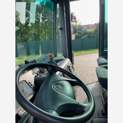 Hecklader zur Sperrmüllsammlung (Econic 2633 von Daimler)