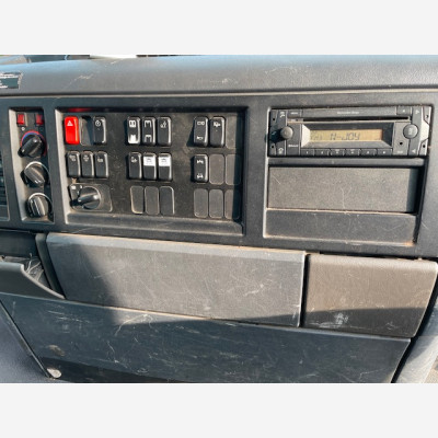 Hecklader zur Sperrmüllsammlung (Econic 2633 von Daimler)