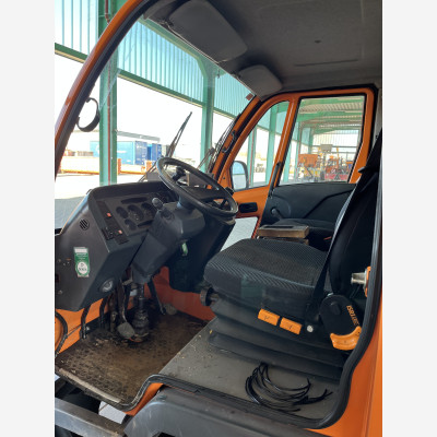 Multicar M30 mit Winterdienstausrüstung
